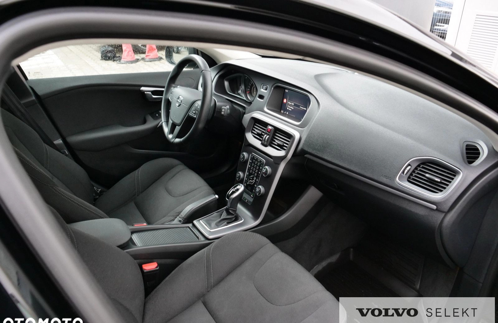 Volvo V40 cena 79900 przebieg: 63687, rok produkcji 2019 z Dukla małe 631